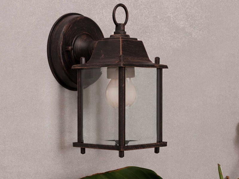 Vintage Lantern Style Wall Light: A Timeless Addition