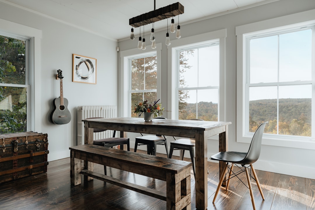 Photo rustic dining room lighting